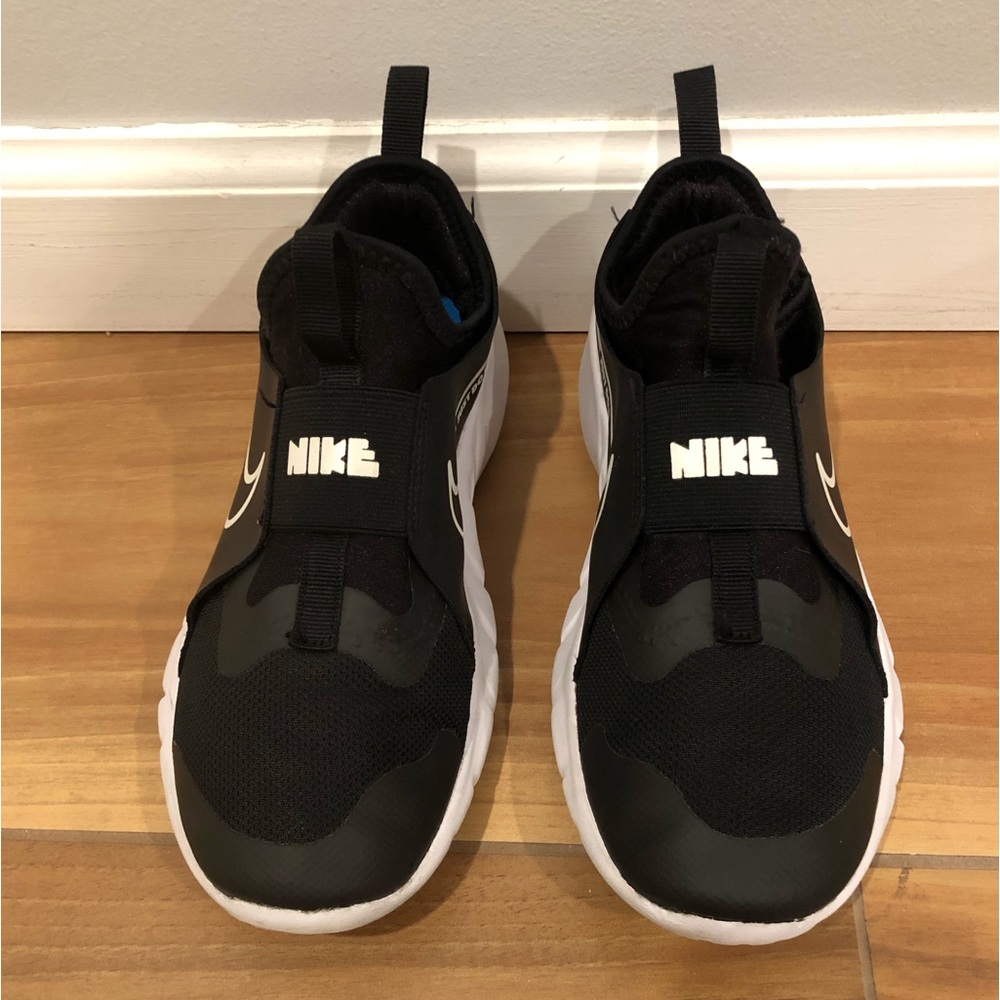 Nike boys flex runner sneaker